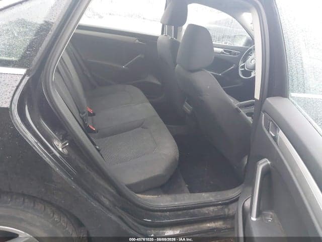 2017 VOLKSWAGEN PASSAT 1.8T S 8