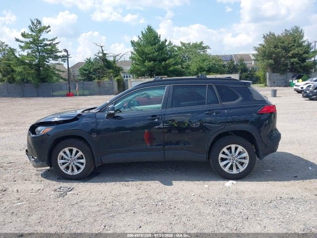 2025 TOYOTA COROLLA CROSS LE 15