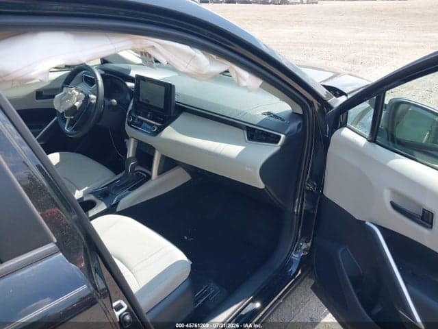 2025 TOYOTA COROLLA CROSS LE 5
