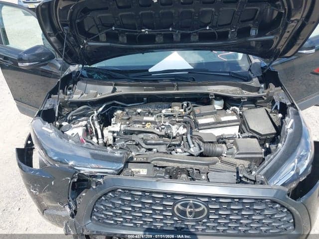 2025 TOYOTA COROLLA CROSS LE 10
