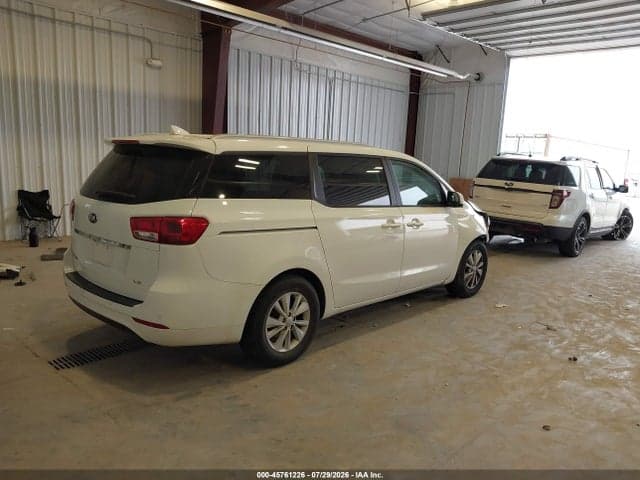 2017 KIA SEDONA LX 4