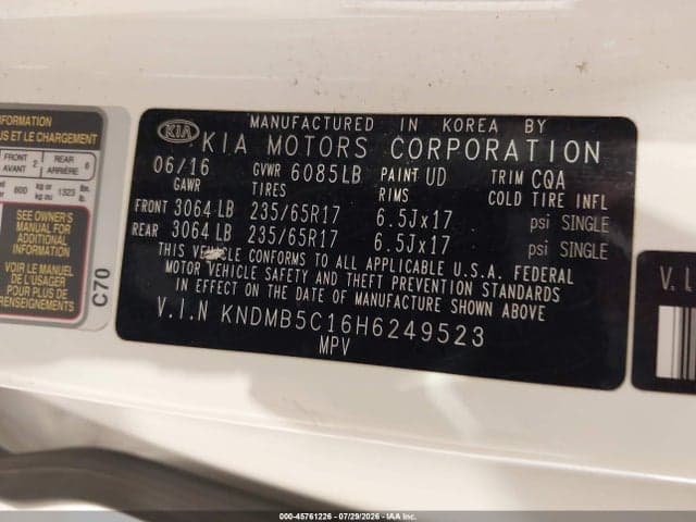2017 KIA SEDONA LX 9