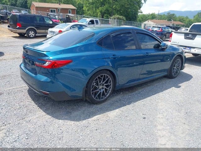 2025 TOYOTA CAMRY SE 4