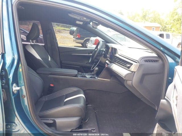 2025 TOYOTA CAMRY SE 5