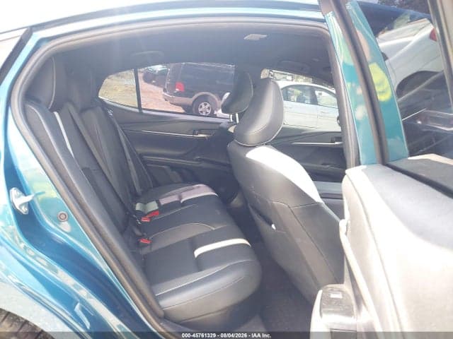 2025 TOYOTA CAMRY SE 8