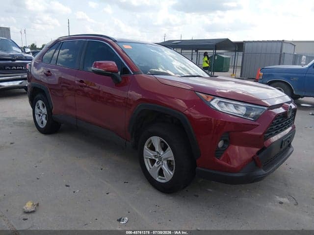 2019 TOYOTA RAV4 XLE 1