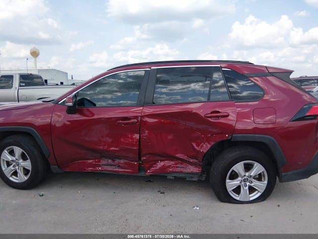 2019 TOYOTA RAV4 XLE 6