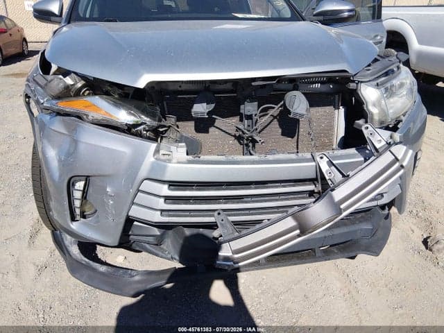 2019 TOYOTA HIGHLANDER LE/LE PLUS 6