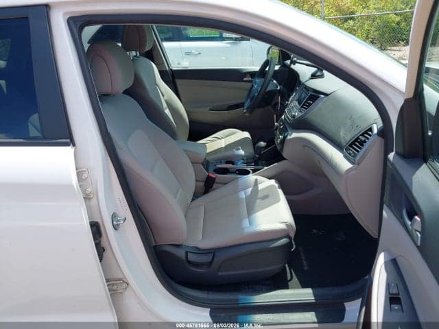 2017 HYUNDAI TUCSON SE 5
