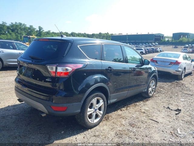 2017 FORD ESCAPE SE 4