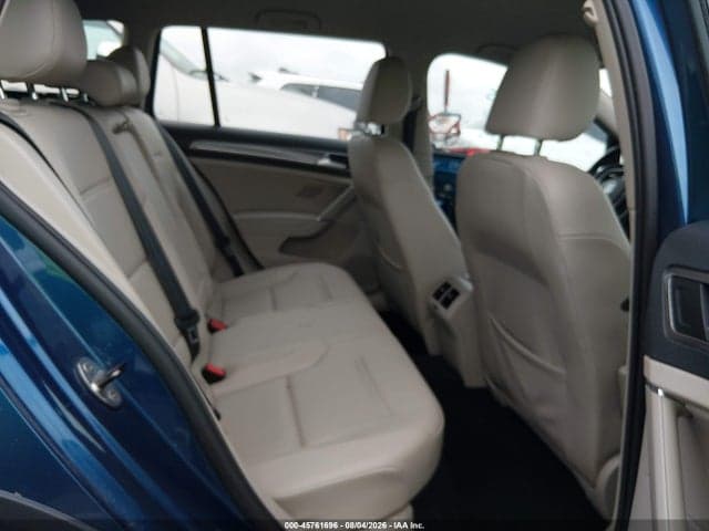 2017 VOLKSWAGEN GOLF ALLTRACK 8