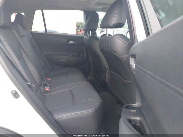 2026 TOYOTA COROLLA CROSS XLE 8