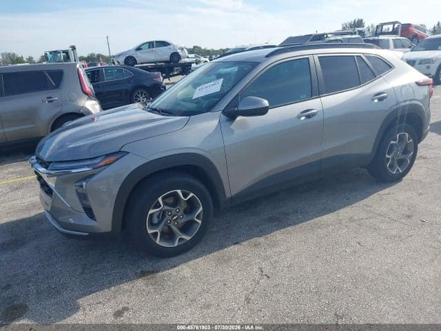 2025 CHEVROLET TRAX FWD LT 2