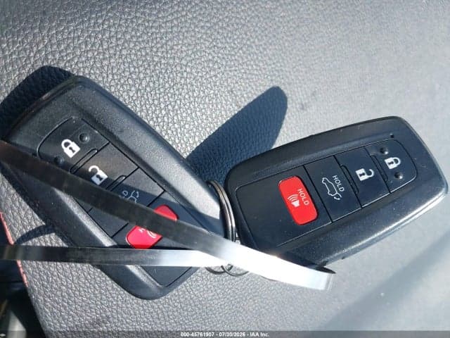 2019 TOYOTA RAV4 XLE 11