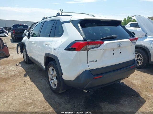 2019 TOYOTA RAV4 XLE 3