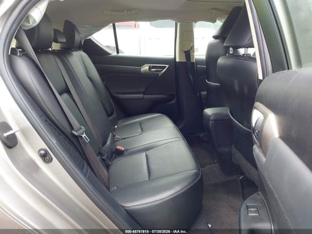 2017 LEXUS CT 200H 8
