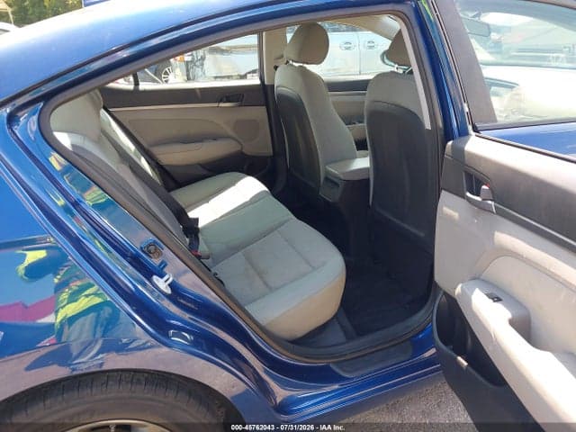 2017 HYUNDAI ELANTRA SE 8