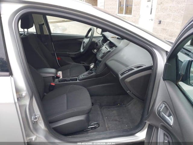 2017 FORD FOCUS SE 5