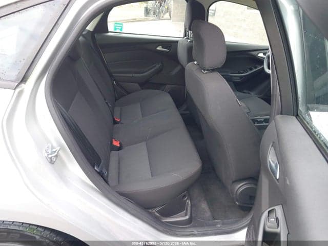 2017 FORD FOCUS SE 8