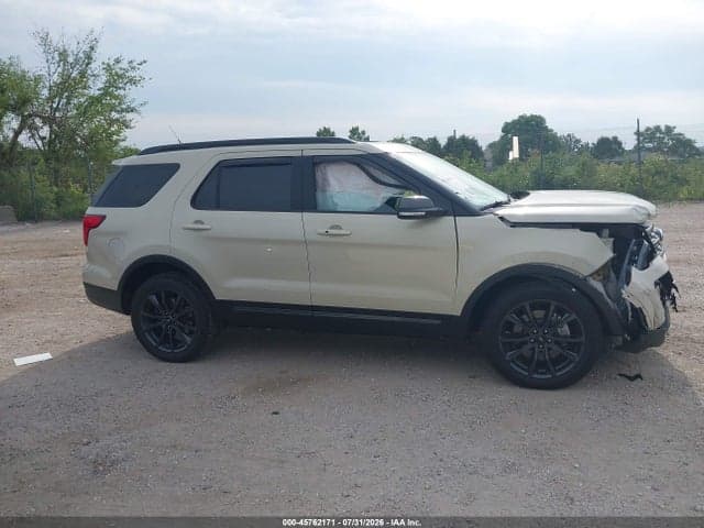 2018 FORD EXPLORER XLT 13