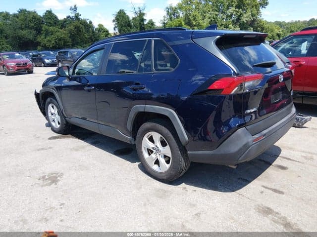 2019 TOYOTA RAV4 XLE 3