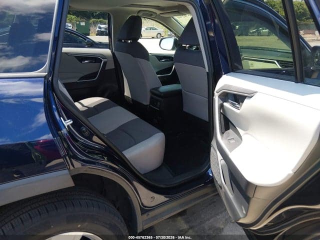 2019 TOYOTA RAV4 XLE 8