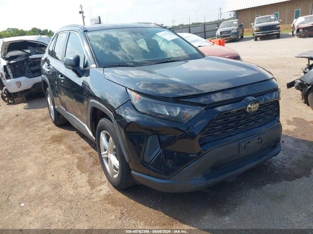 2020 TOYOTA RAV4 LE 1