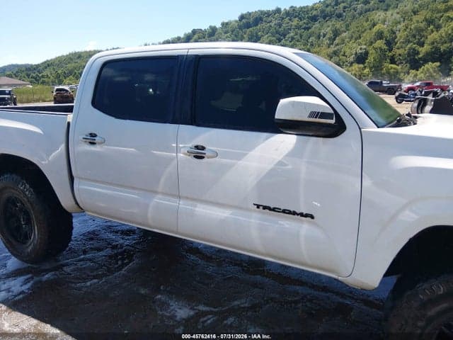 2017 TOYOTA TACOMA SR V6 14