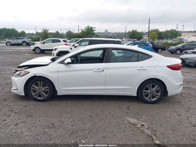 2017 HYUNDAI ELANTRA SE 13