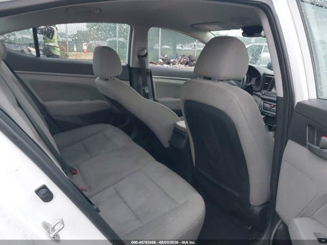 2017 HYUNDAI ELANTRA SE 8