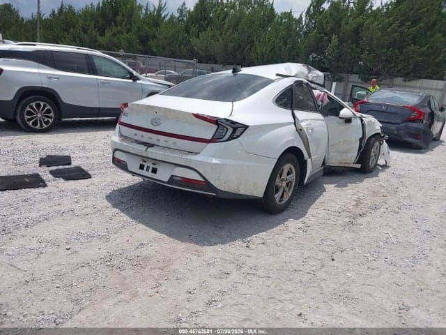 2021 HYUNDAI SONATA SE 4