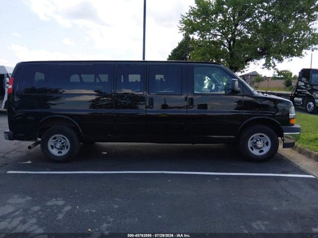 2017 CHEVROLET EXPRESS 3500 LT 17