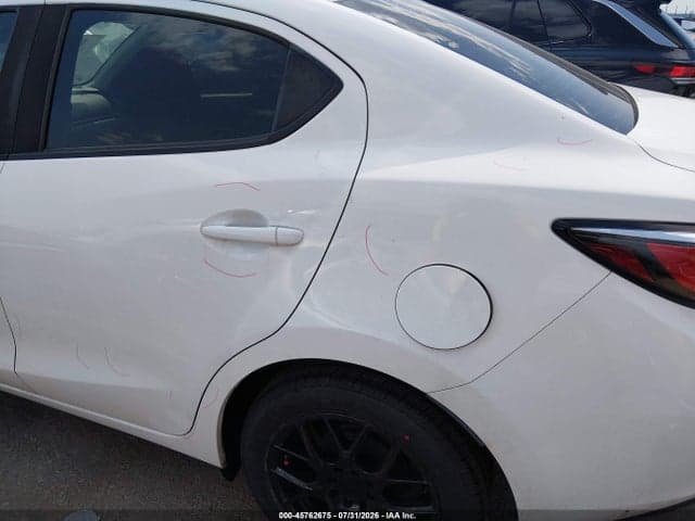 2017 TOYOTA YARIS IA 22