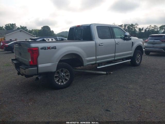 2017 FORD F-250 LARIAT 4
