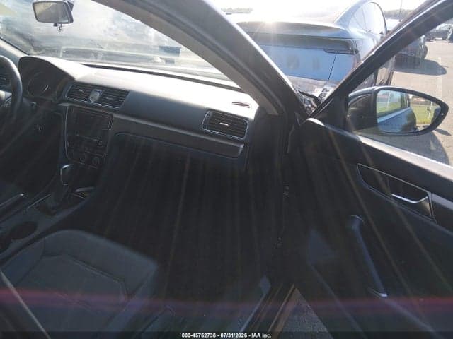 2017 VOLKSWAGEN PASSAT 1.8T R-LINE 5