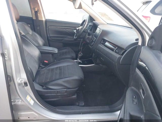 2019 MITSUBISHI OUTLANDER SE/SEL/LE 5