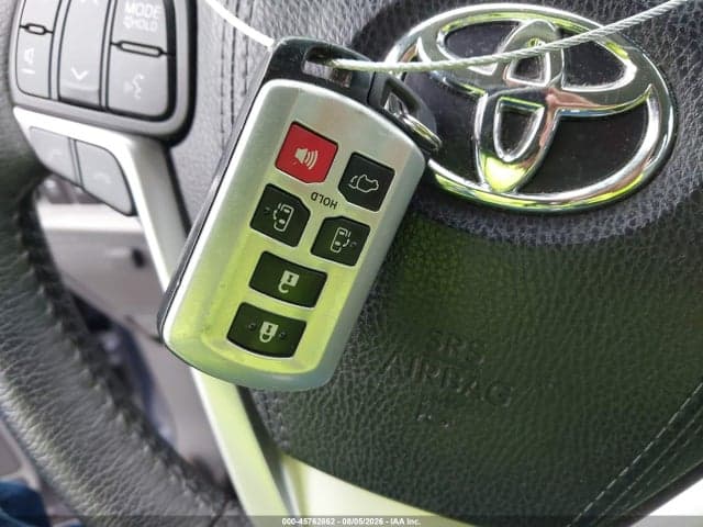 2018 TOYOTA SIENNA XLE PREMIUM 8 PASSENGER 11