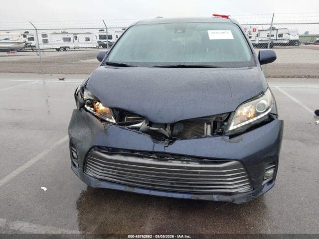2018 TOYOTA SIENNA XLE PREMIUM 8 PASSENGER 6