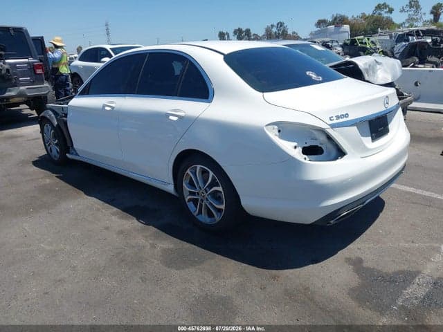 2018 MERCEDES-BENZ C 300 3