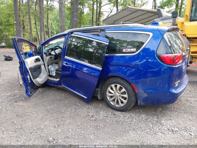 2019 CHRYSLER PACIFICA TOURING L 3