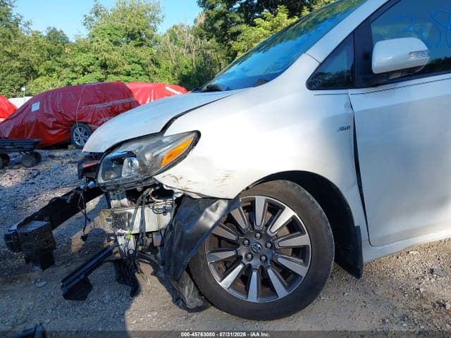 2019 TOYOTA SIENNA LIMITED PREMIUM 7 PASSENGER 6