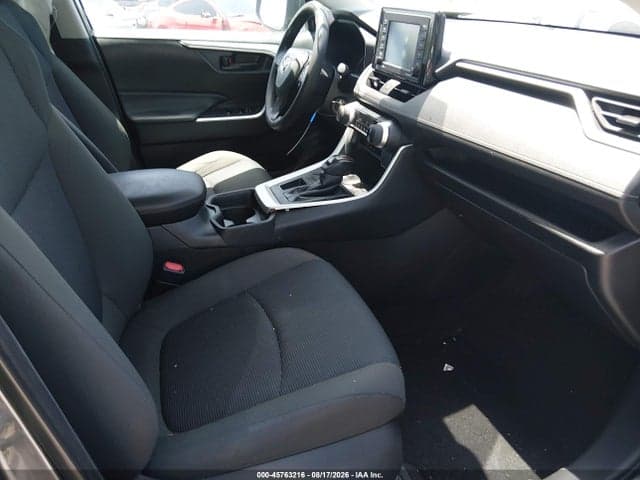 2021 TOYOTA RAV4 LE 5