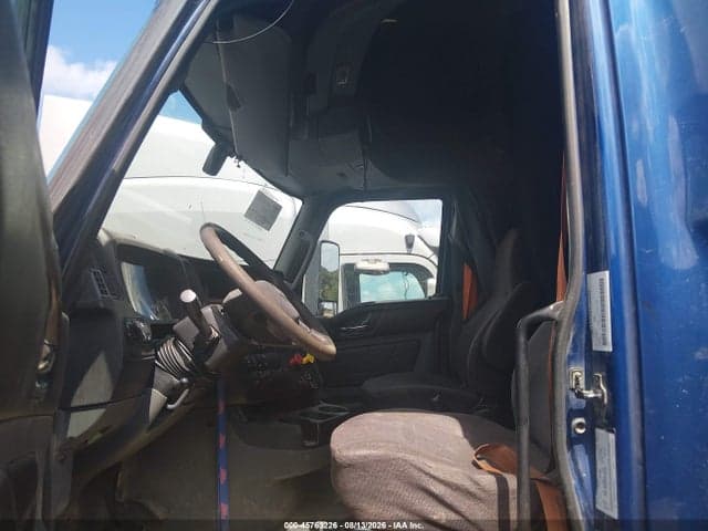 2019 INTERNATIONAL LT 7