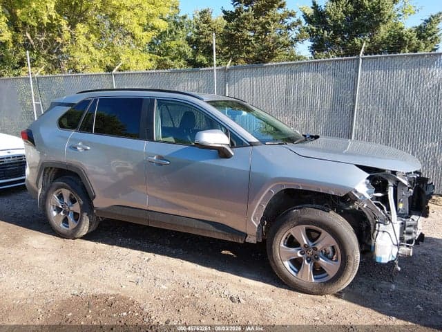 2025 TOYOTA RAV4 XLE 14