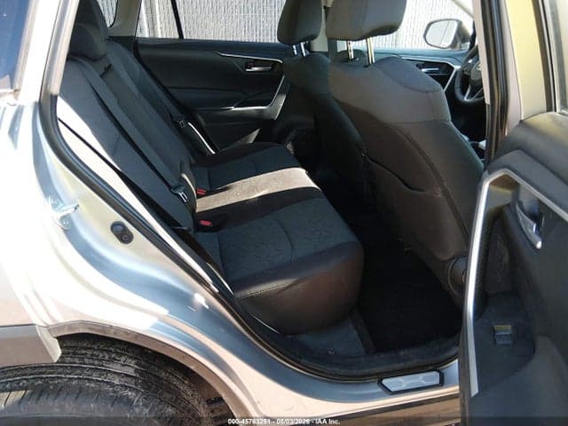 2025 TOYOTA RAV4 XLE 8
