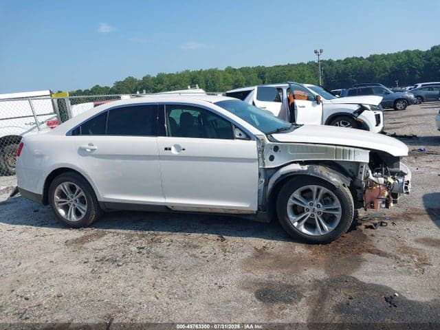 2017 FORD TAURUS SEL 9