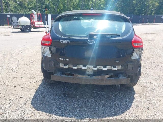 2017 FORD FOCUS SE 6