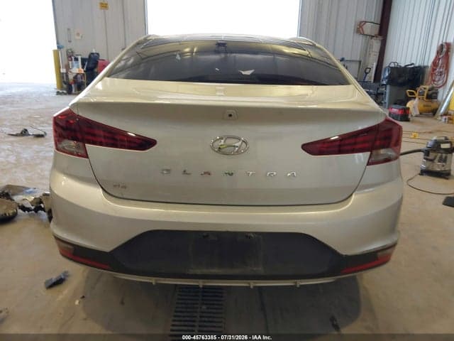 2019 HYUNDAI ELANTRA SE 17