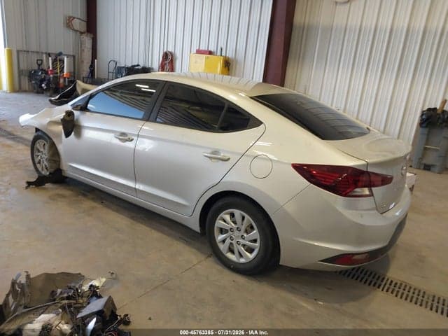 2019 HYUNDAI ELANTRA SE 3
