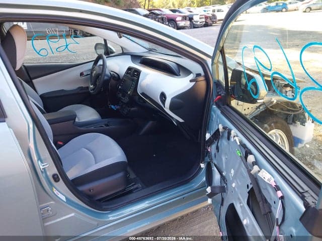 2020 TOYOTA PRIUS LE 5